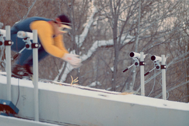 Photoelectric beam device (skiing, biathlon, bobsleigh, luge, speed skating, ski jumping)